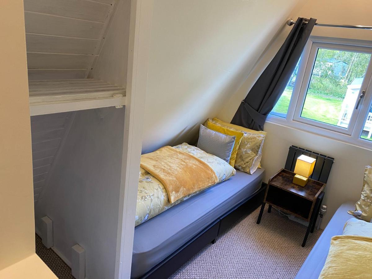 Widgeon Bespoke Cabin Is Lakeside With Private Fishing Peg, Hot Tub Situated At Tattershall Lakes Country Park Exteriér fotografie