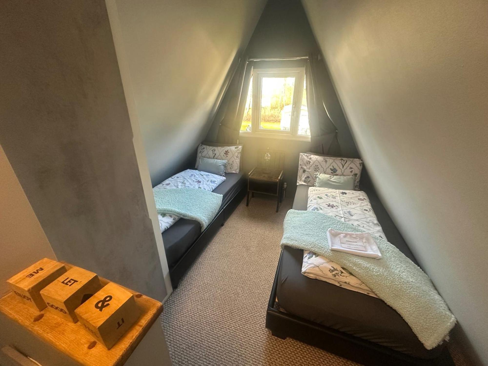 Widgeon Bespoke Cabin Is Lakeside With Private Fishing Peg, Hot Tub Situated At Tattershall Lakes Country Park Exteriér fotografie